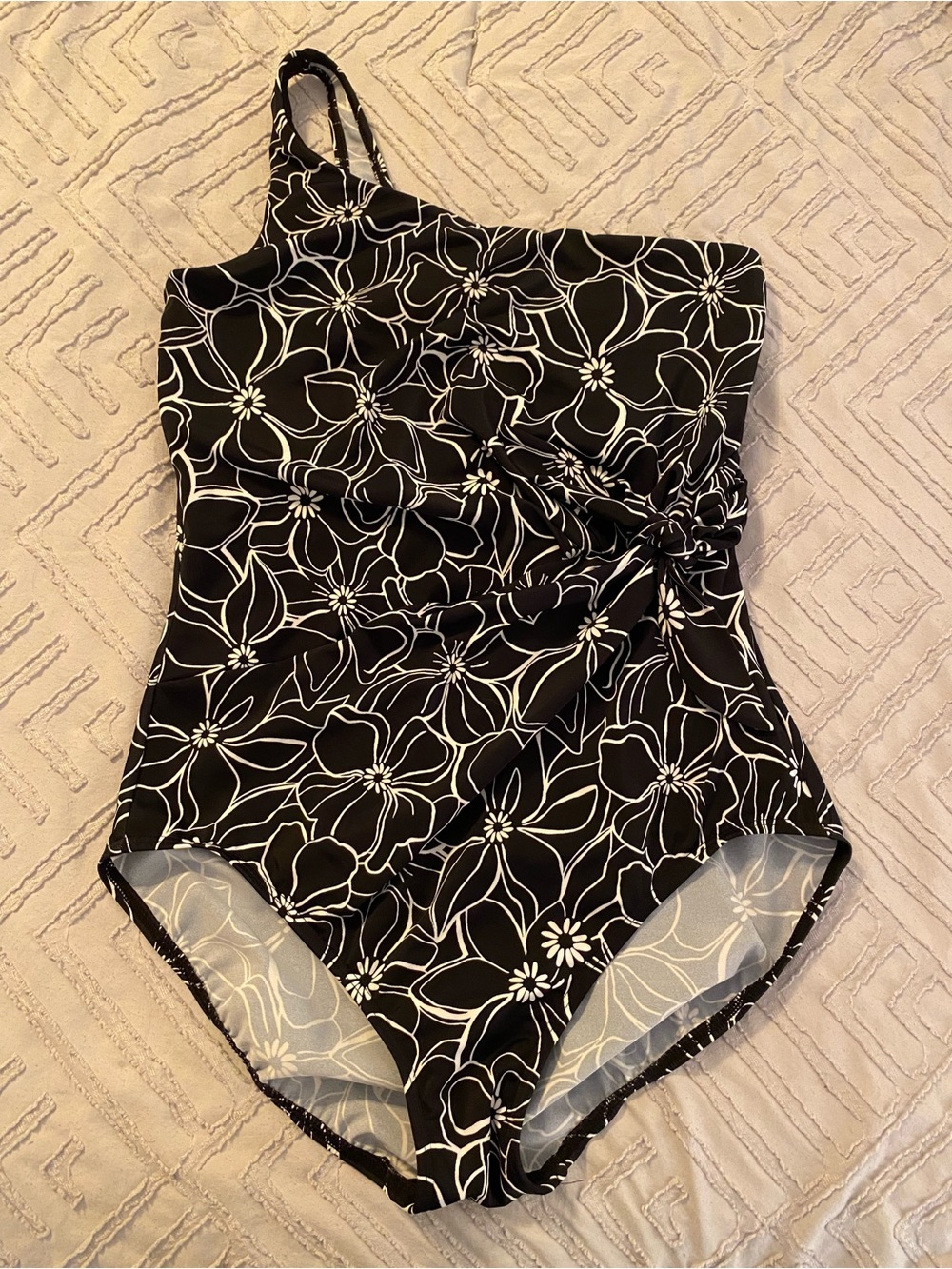 Miraclesuit x Talbots size 12 Black & White Floral One-Shoulder Swimsuit